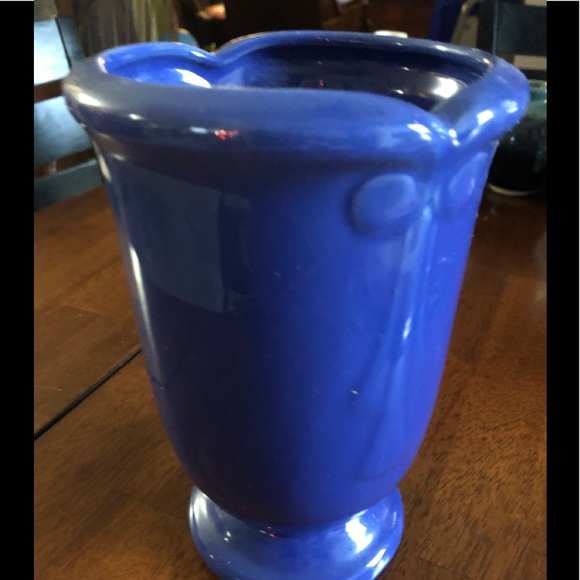 Vintage blue vase labeled USA 7 1/2 x5 in - Picture 1 of 3